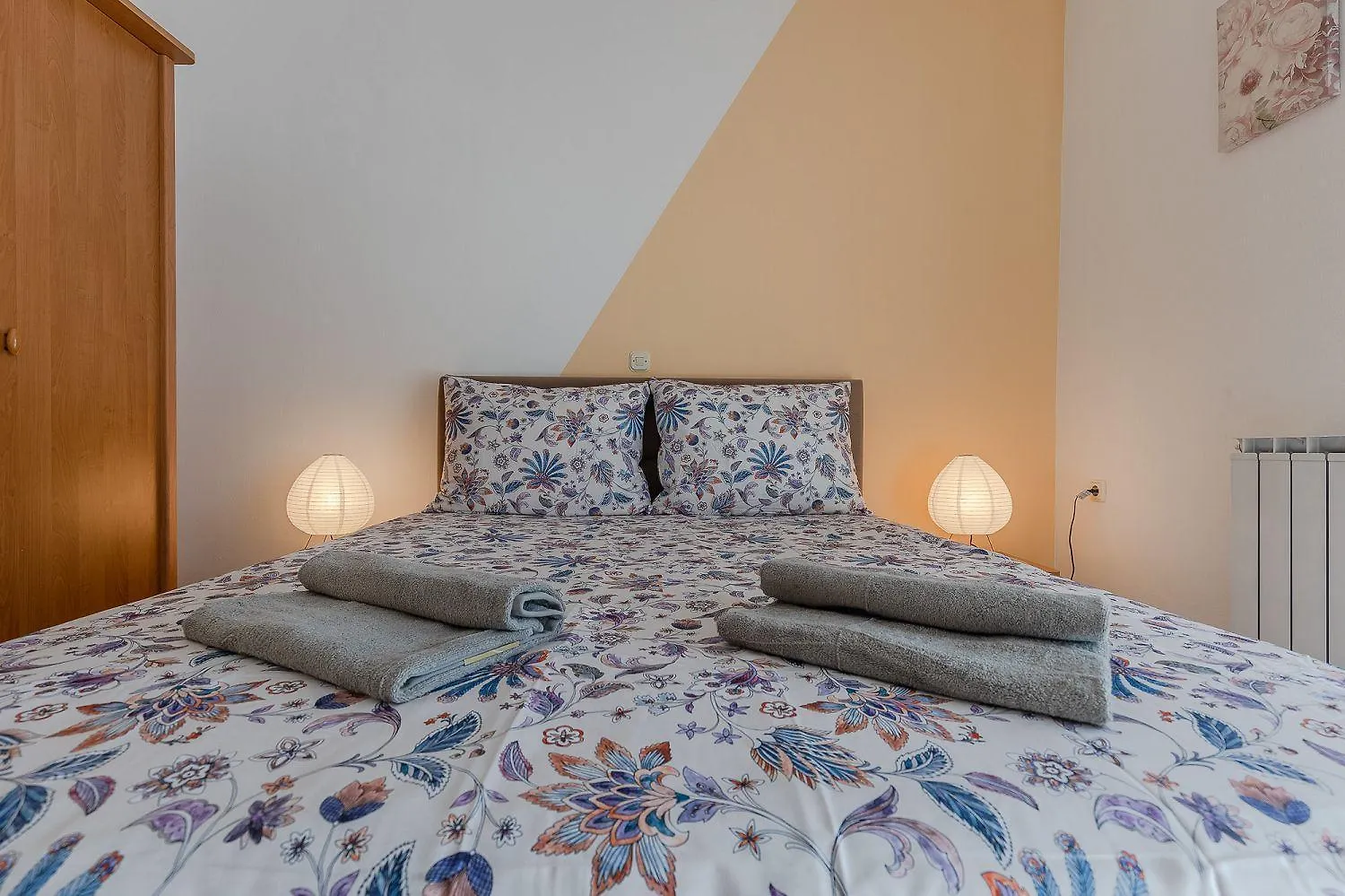 Charmantes Apartment Mit Privatem Balkon, Klima, Grill, Wifi, Nur Wenige Minuten Zum Strand Porec Croatia