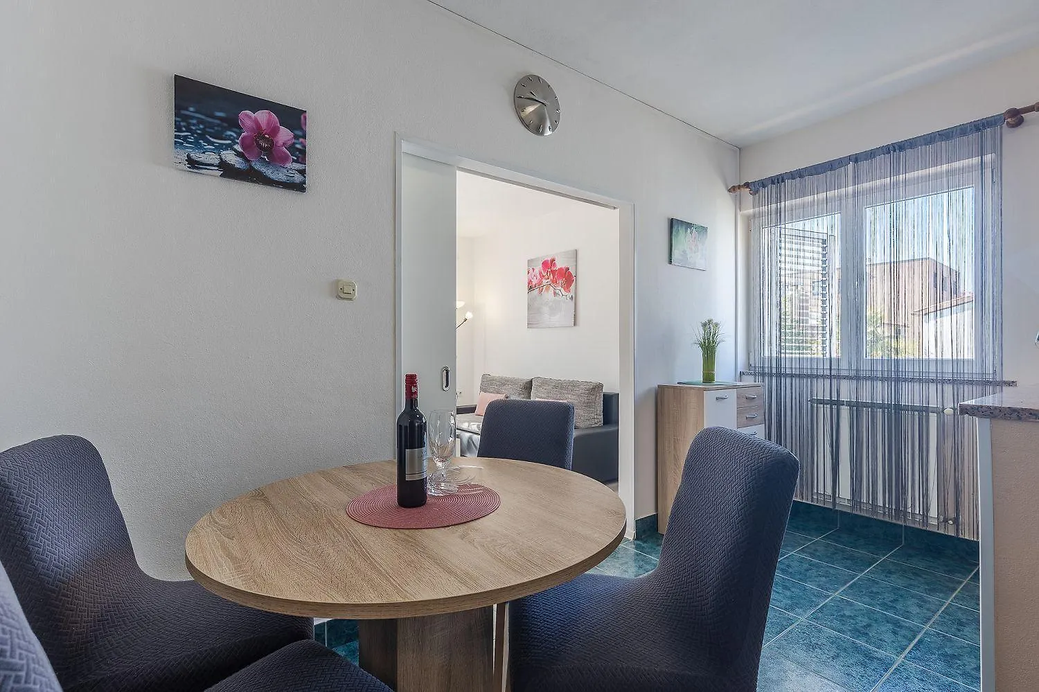 Charmantes Apartment Mit Privatem Balkon, Klima, Grill, Wifi, Nur Wenige Minuten Zum Strand Porec